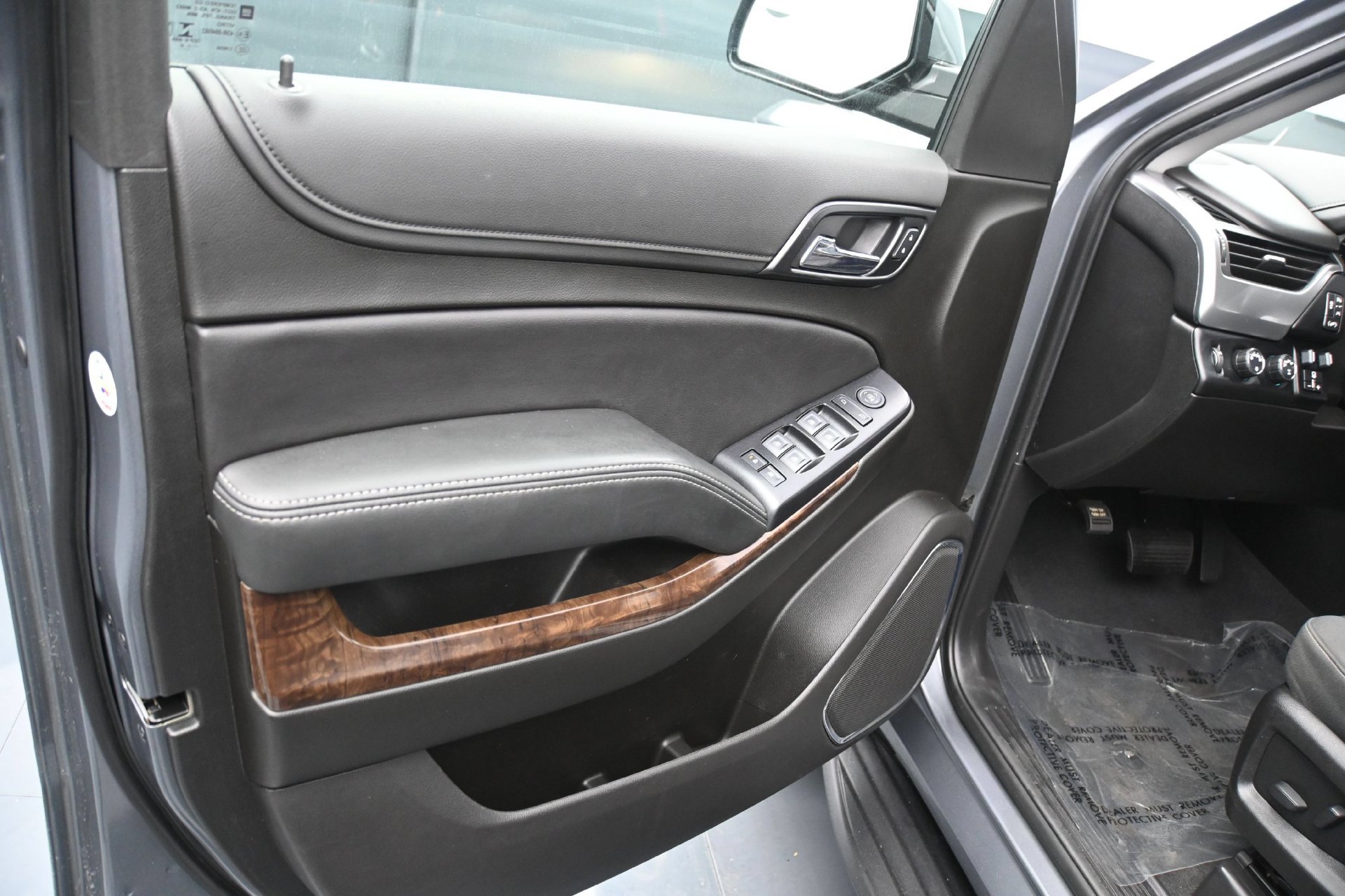 Used 2019 Chevrolet Suburban LS w/ Max Trailering Package AWD/4WD image 18