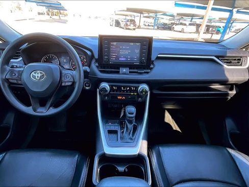 Used 2020 Toyota RAV4 XLE image 15