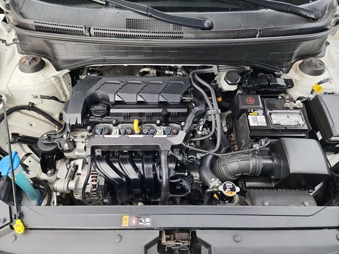Used 2024 Hyundai Venue SEL FWD image 41