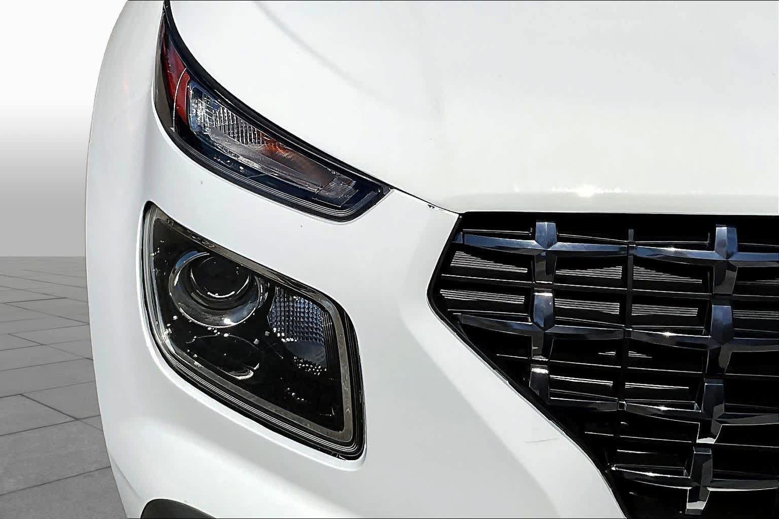 Used 2025 Hyundai Venue SEL FWD image 27