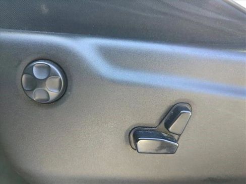 Used 2019 Jeep Grand Cherokee Overland image 27