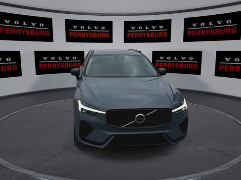 Used 2024 Volvo XC60 T8 Plus w/ Climate Package image 3