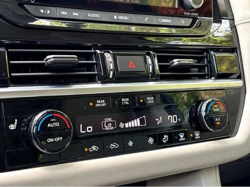 Certified 2022 Nissan Pathfinder SV w/ SV Premium Package AWD/4WD image 6