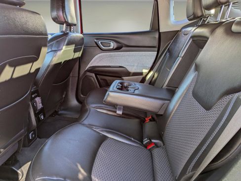 Used 2022 Jeep Compass Latitude image 12