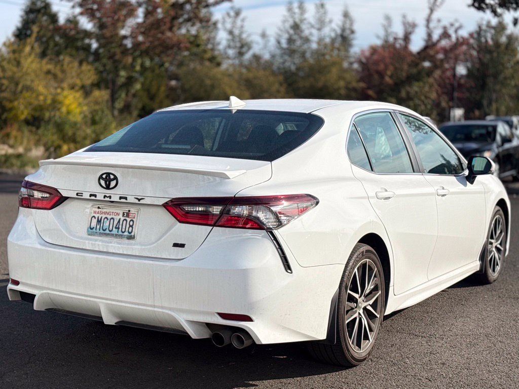 Used 2024 Toyota Camry SE w/ Convenience Package FWD image 5
