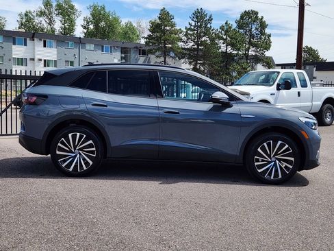 Certified 2025 Volkswagen ID.4 Pro AWD/4WD image 5