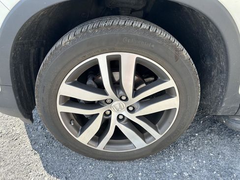 Used 2018 Honda Pilot Touring image 10