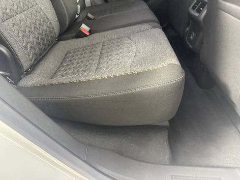 Used 2024 Chevrolet Equinox LT FWD image 29