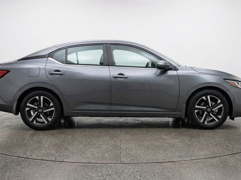 Used 2025 Nissan Sentra SV FWD image 11
