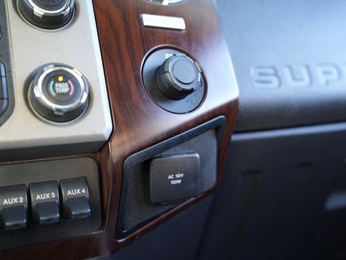 Used 2015 Ford F350 Lariat image 31