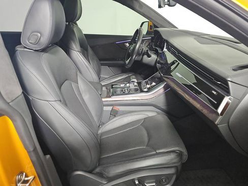 Used 2019 Audi Q8 Prestige w/ Luxury Package image 6