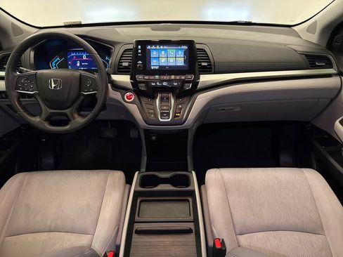 Used 2018 Honda Odyssey EX image 13