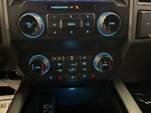 Used 2020 Ford F150 Raptor w/ Equipment Group 802A Luxury image 30