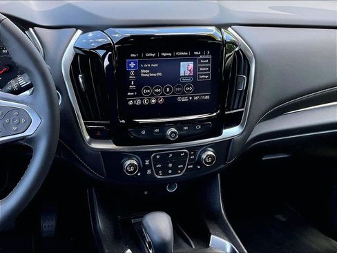 Used 2023 Chevrolet Traverse LT w/ Midnight/Sport Edition AWD/4WD image 19