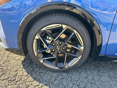 New 2025 Kia K4 GT-Line image 9