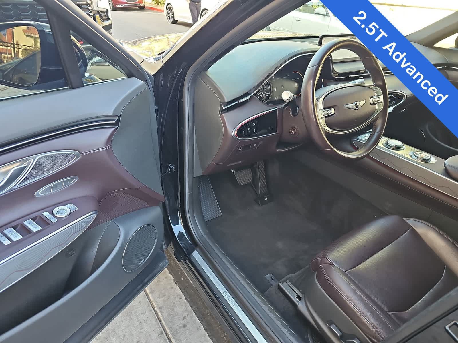 Used 2022 Genesis GV70 2.5T w/ Advanced Package AWD/4WD image 10