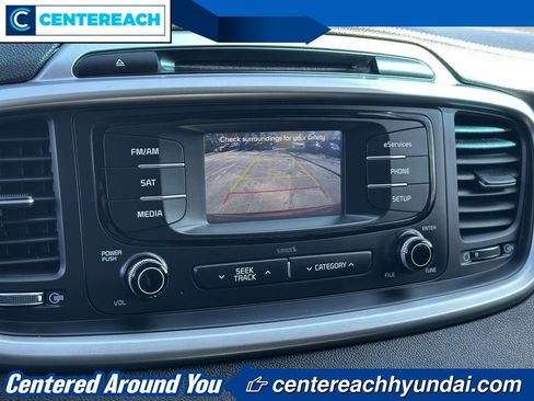 Used 2016 Kia Sorento LX w/ LX Convenience Package image 26