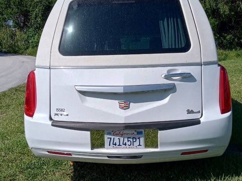 Used 2015 Cadillac XTS Hearse image 7