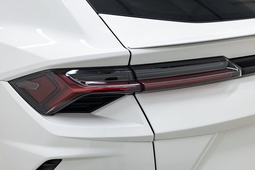 Used 2021 Lamborghini Urus AWD/4WD image 7