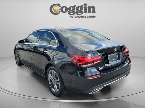 Used 2020 Mercedes-Benz A 220 image 2