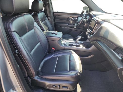 Used 2023 Chevrolet Traverse RS AWD/4WD image 41