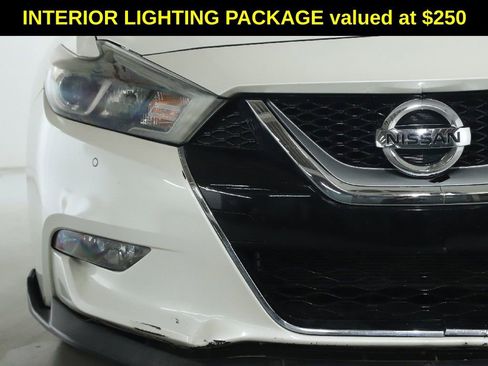 Used 2017 Nissan Maxima 3.5 SV w/ Interior Lighting Package image 7