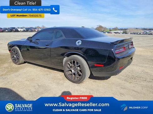 Used 2019 Dodge Challenger SXT image 3