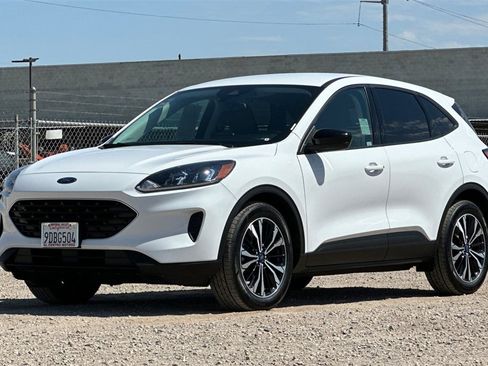 Used 2022 Ford Escape SE w/ SE Sport Appearance Package image 9