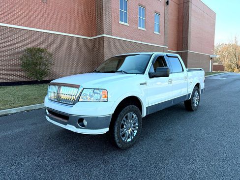 Used 2007 Lincoln Mark LT 4x4 image 1
