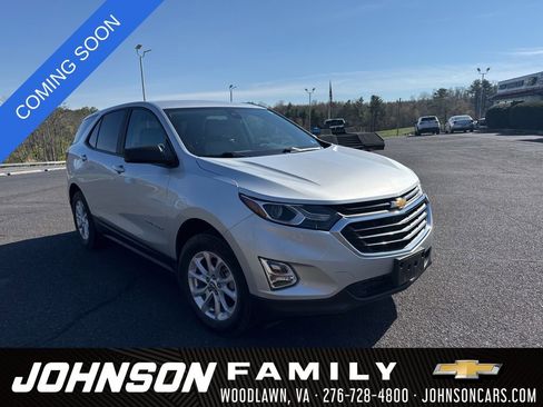 Used 2021 Chevrolet Equinox LS w/ LS Convenience Package image 1