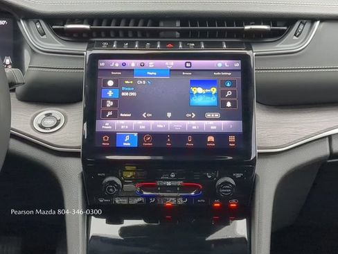 Used 2023 Jeep Grand Cherokee Limited AWD/4WD image 19