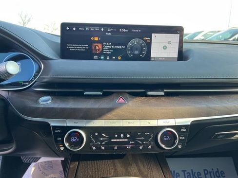 Used 2023 Genesis G80 image 16