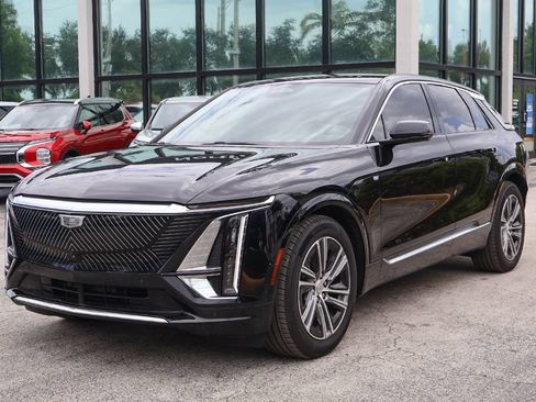 Used 2025 Cadillac Lyriq Luxury RWD image 12