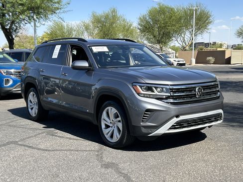 Used 2023 Volkswagen Atlas SE w/ Panoramic Sunroof Package FWD image 6