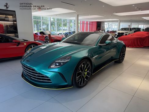 Used 2026 Aston Martin V8 Vantage Coupe RWD image 1