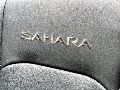 Used 2023 Jeep Wrangler Unlimited Sahara w/ Cold Weather Group image 11