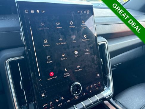 Used 2025 GMC Yukon Denali AWD/4WD image 20