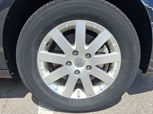 Used 2014 Chrysler Town & Country Touring FWD image 27