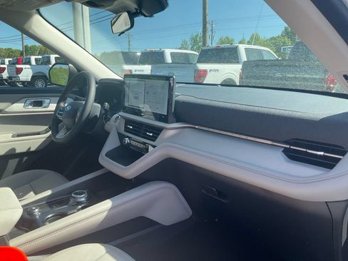 New 2026 Ford Explorer Active w/ Active Comfort Package RWD image 11
