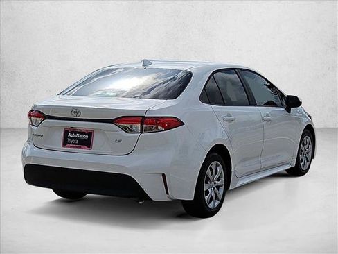 Certified 2025 Toyota Corolla LE FWD image 5