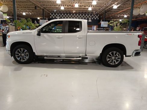 Used 2024 Chevrolet Silverado 1500 LT image 9