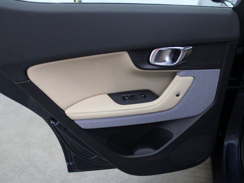 Used 2021 Polestar Polestar 2 image 21