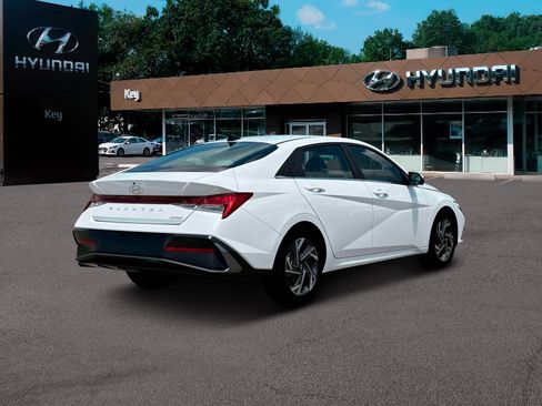 New 2025 Hyundai Elantra Limited w/ Cargo Package image 7