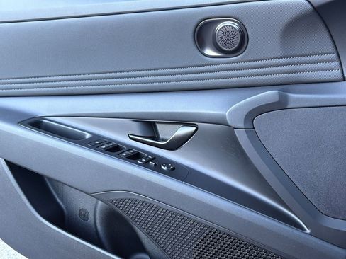 New 2025 Hyundai Elantra Sport image 11