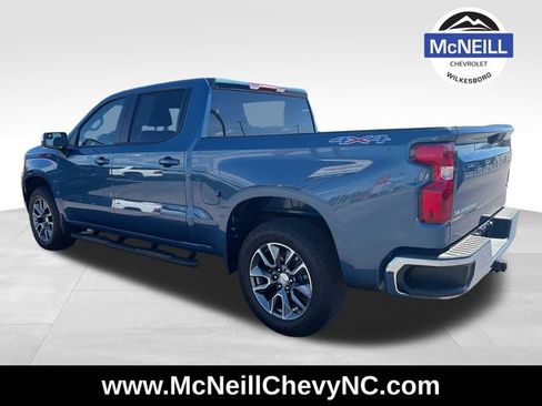 Used 2024 Chevrolet Silverado 1500 LT AWD/4WD image 6