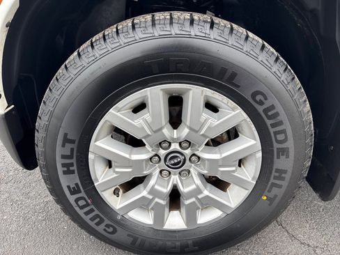 Used 2022 Nissan Frontier SV image 9