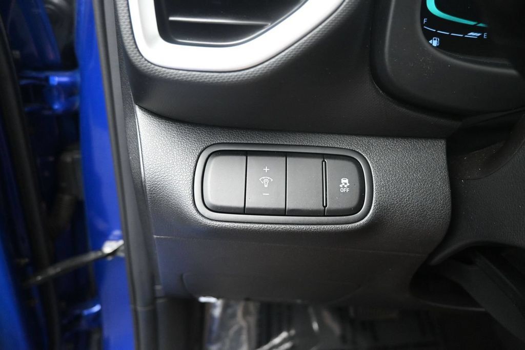 Used 2024 Hyundai Venue SEL FWD image 29