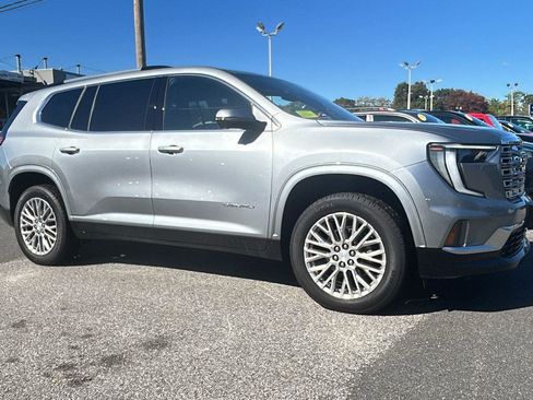 New 2024 GMC Acadia Denali w/ LPO, Floor Liner Package image 9