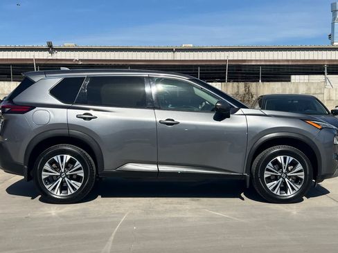Used 2021 Nissan Rogue SV FWD image 9