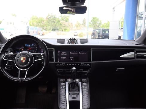 Used 2020 Porsche Macan AWD/4WD image 15